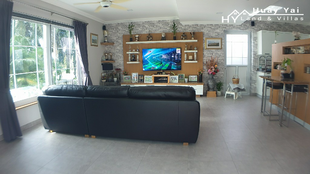 #3085 Beautifully presented pool villa over looking the fairway