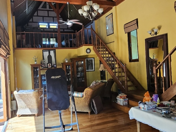 #3153 SPACIOUS CHARACTER COUNTRY HOUSE IN 2 RAI