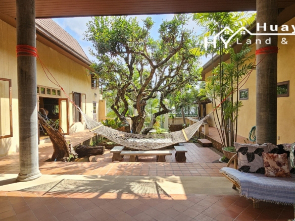 #3153 SPACIOUS CHARACTER COUNTRY HOUSE IN 2 RAI