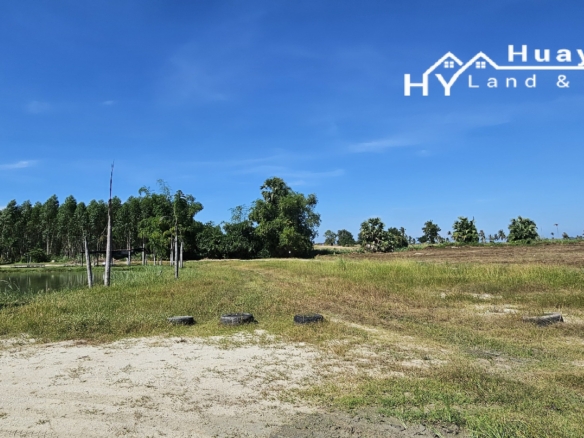 #1243 – 18+Rai overlooking its own lake with views.  Excellent Value