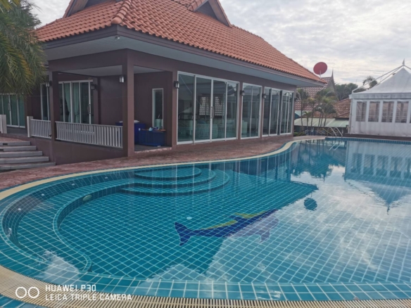 #3156 Beautifully presented Pool Villa with extra large swimming pool