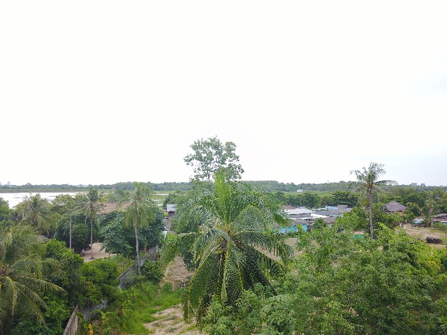 #1111   –  55rai adjacent to Lake Mabprachan Reservoir.