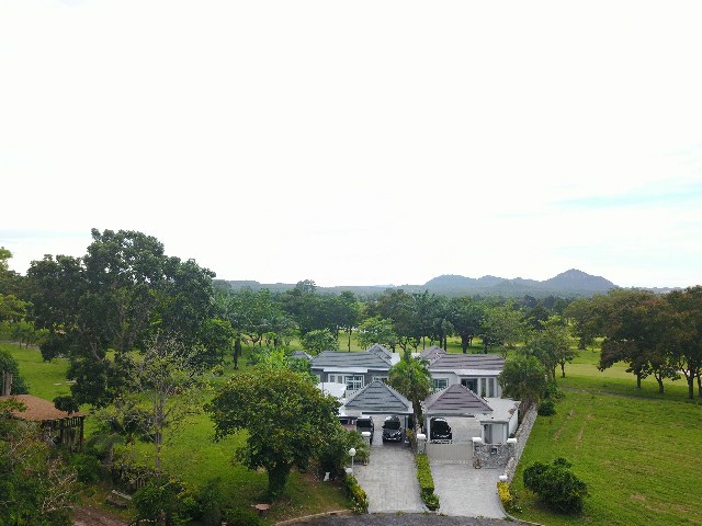 #3085 Beautifully presented pool villa over looking the fairway