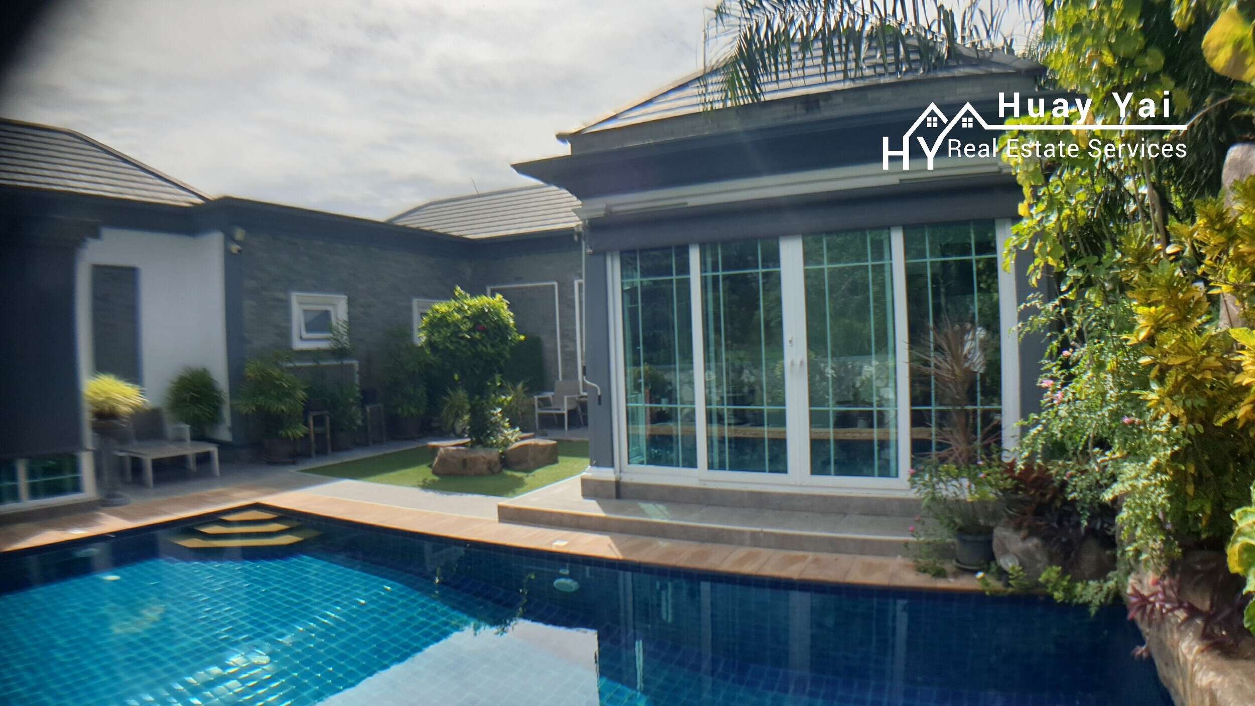 #3085 Beautifully presented pool villa over looking the fairway