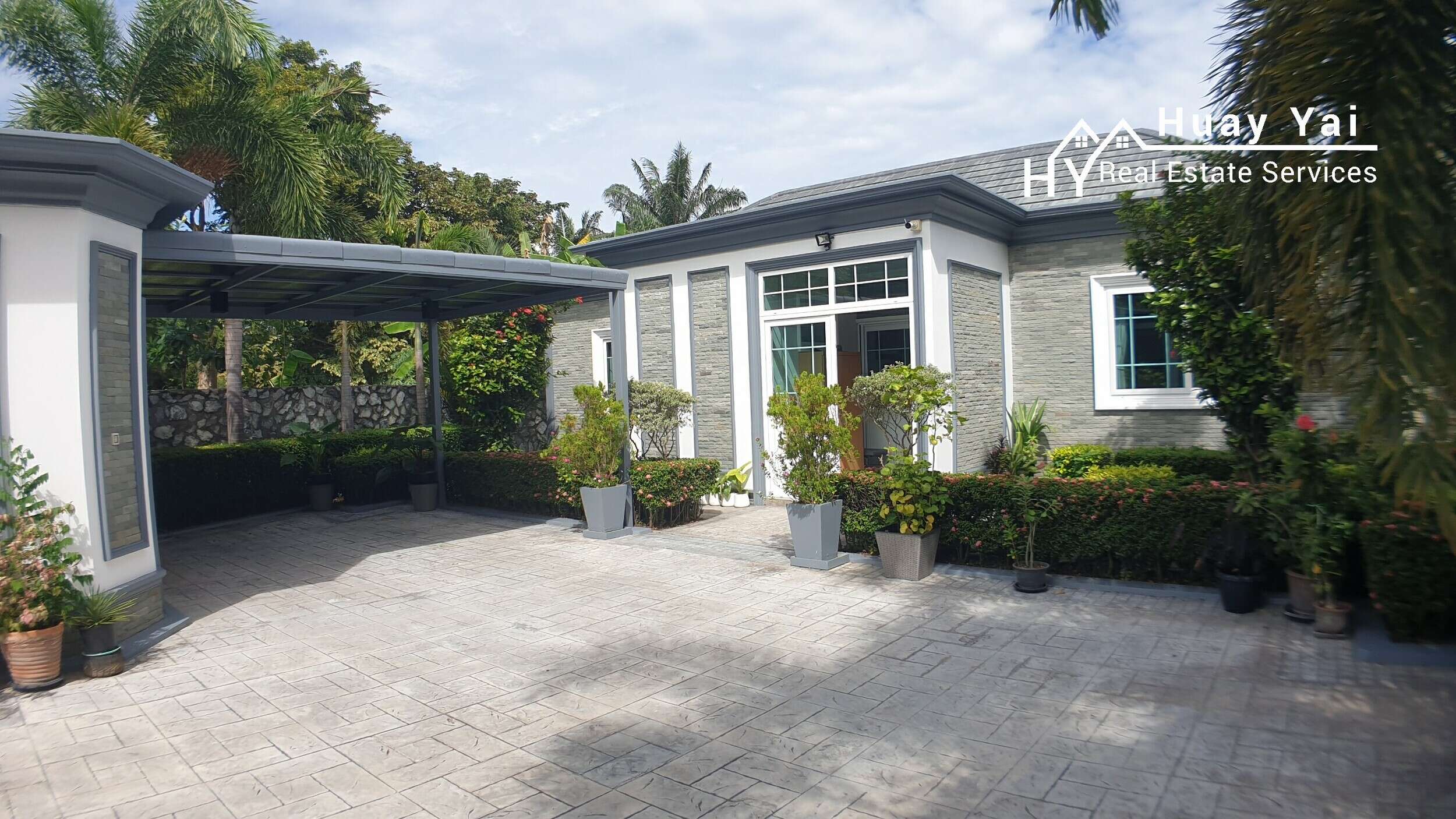 #3085 Beautifully presented pool villa over looking the fairway