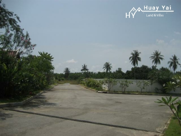 #1200 Land Plots hidden away off the Wat Yan – Chak Ngaeo Road behind Phoenix Golf Course