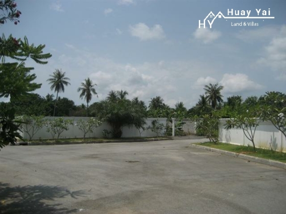 #1200 Land Plots hidden away off the Wat Yan – Chak Ngaeo Road behind Phoenix Golf Course
