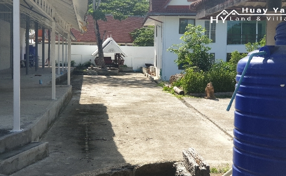 #3173  Commercial Property for renovation on Soi 27, Huay Yai | 1,752m² Plot