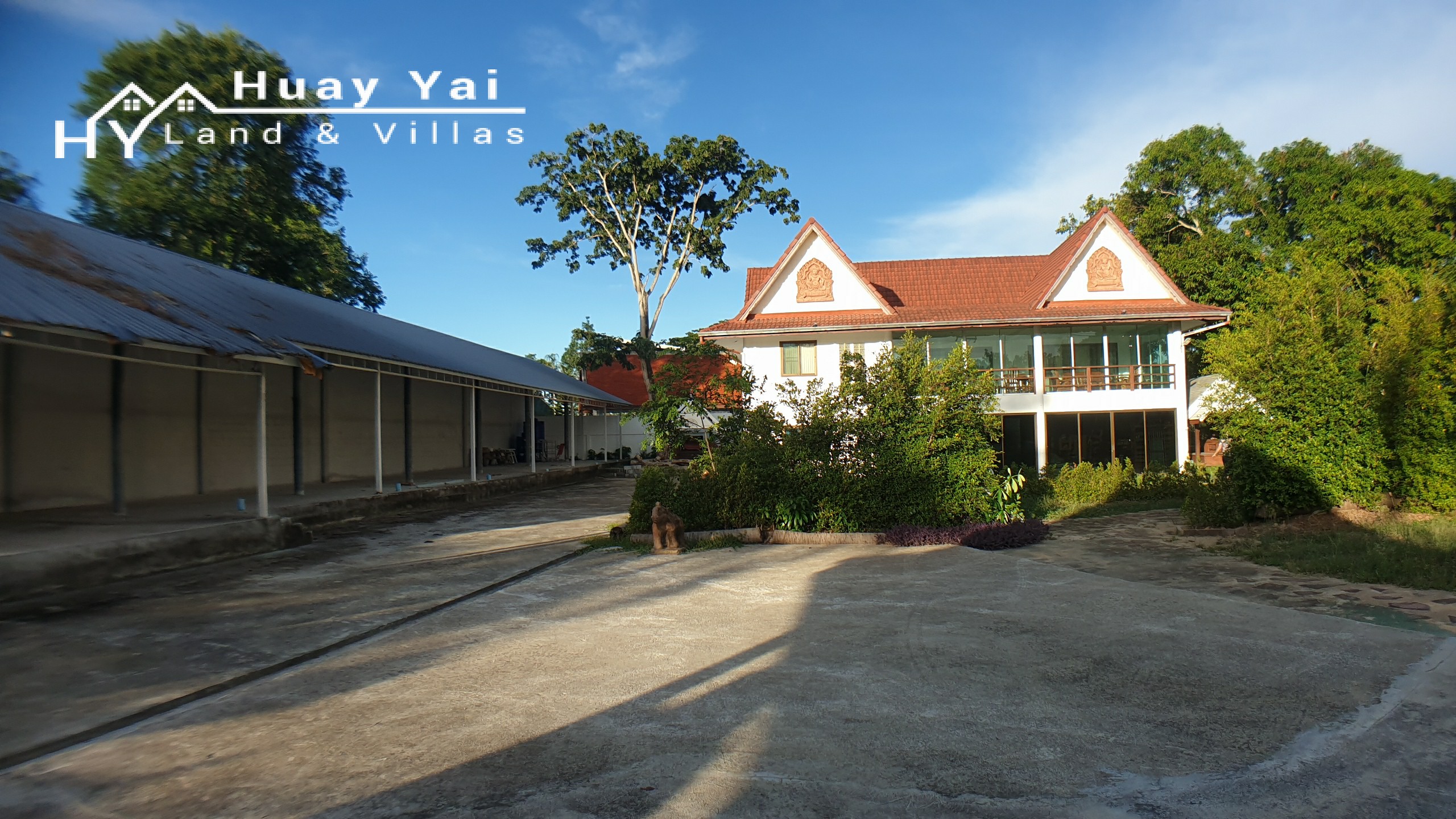 #3173  Commercial Property for renovation on Soi 27, Huay Yai | 1,752m² Plot