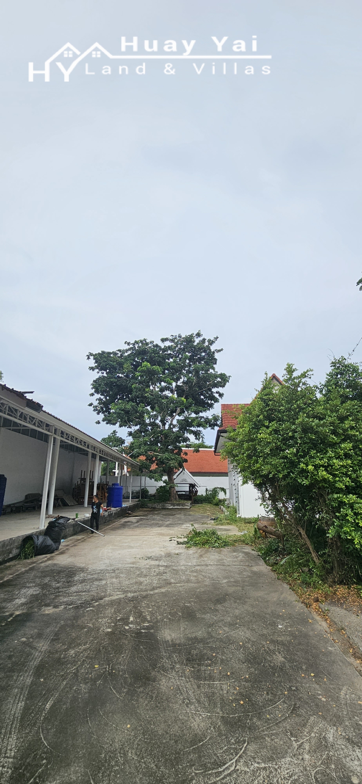 #3173  Commercial Property for renovation on Soi 27, Huay Yai | 1,752m² Plot