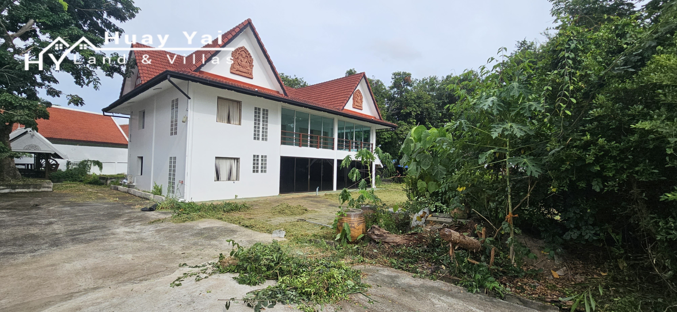 #3173  Commercial Property for renovation on Soi 27, Huay Yai | 1,752m² Plot