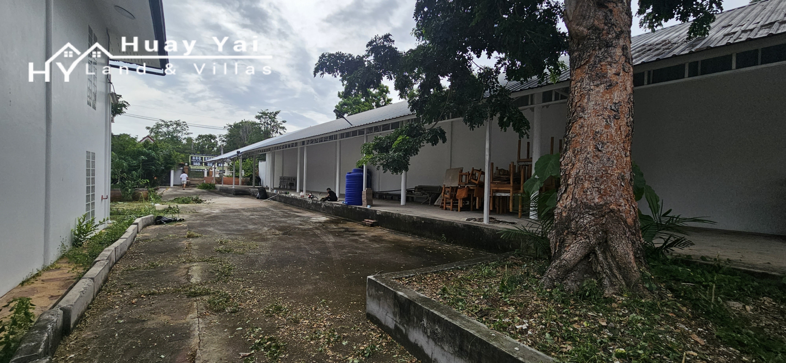 #3173  Commercial Property for renovation on Soi 27, Huay Yai | 1,752m² Plot
