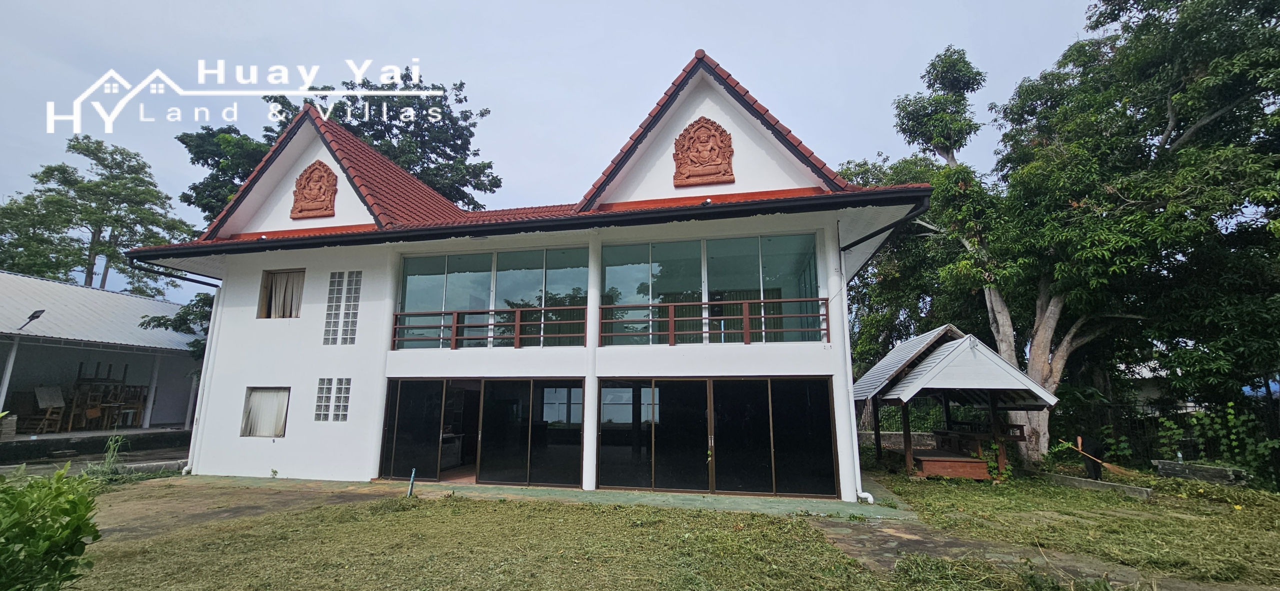 #3173  Commercial Property for renovation on Soi 27, Huay Yai | 1,752m² Plot