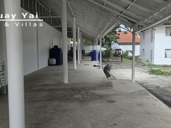 #3173  Commercial Property for renovation on Soi 27, Huay Yai | 1,752m² Plot