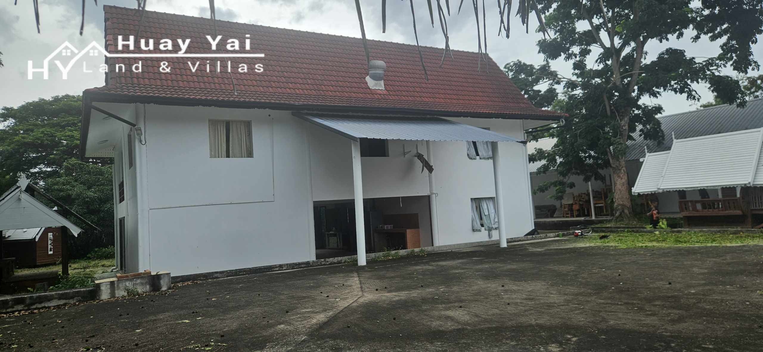 #3173  Commercial Property for renovation on Soi 27, Huay Yai | 1,752m² Plot