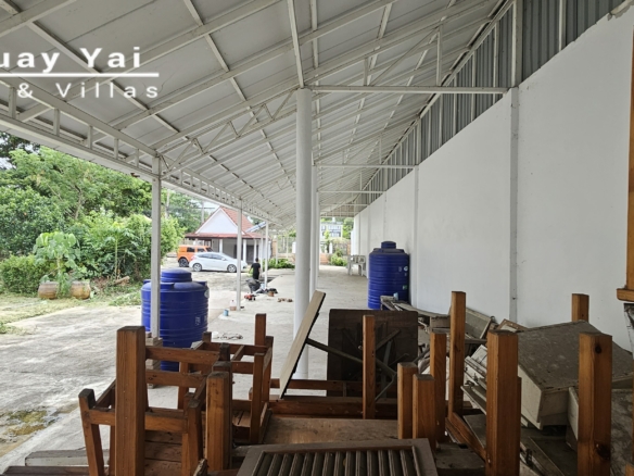 #3173  Commercial Property for renovation on Soi 27, Huay Yai | 1,752m² Plot