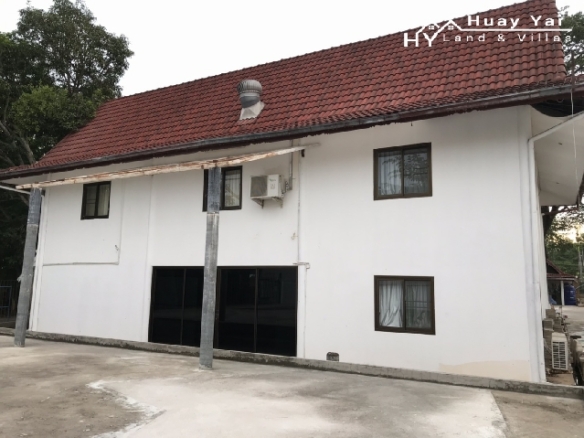#3173  Commercial Property for renovation on Soi 27, Huay Yai | 1,752m² Plot