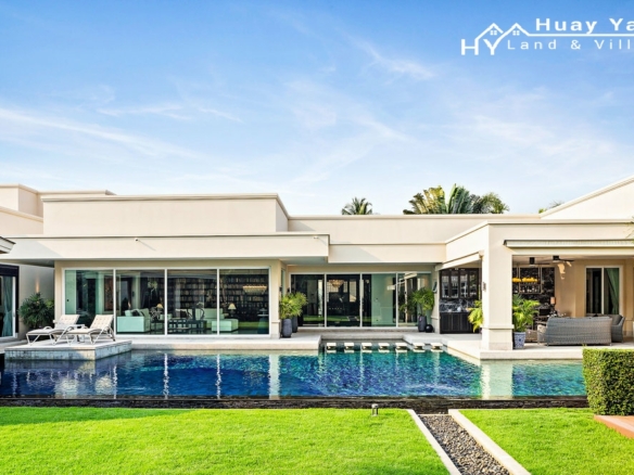 #3218    Exemplary refurbished pool villa beautifully presented throughout