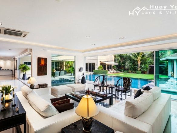 #3218    Exemplary refurbished pool villa beautifully presented throughout