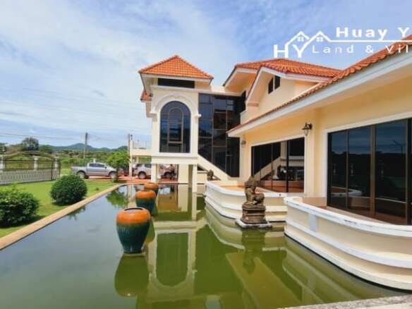 #3264  Large pool house in 2 rai near a golf course