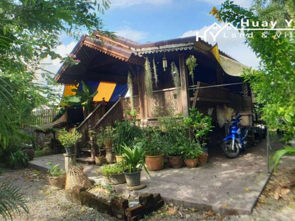 #3272     2 bedroom house and Thai house in quiet location with 1.5rai