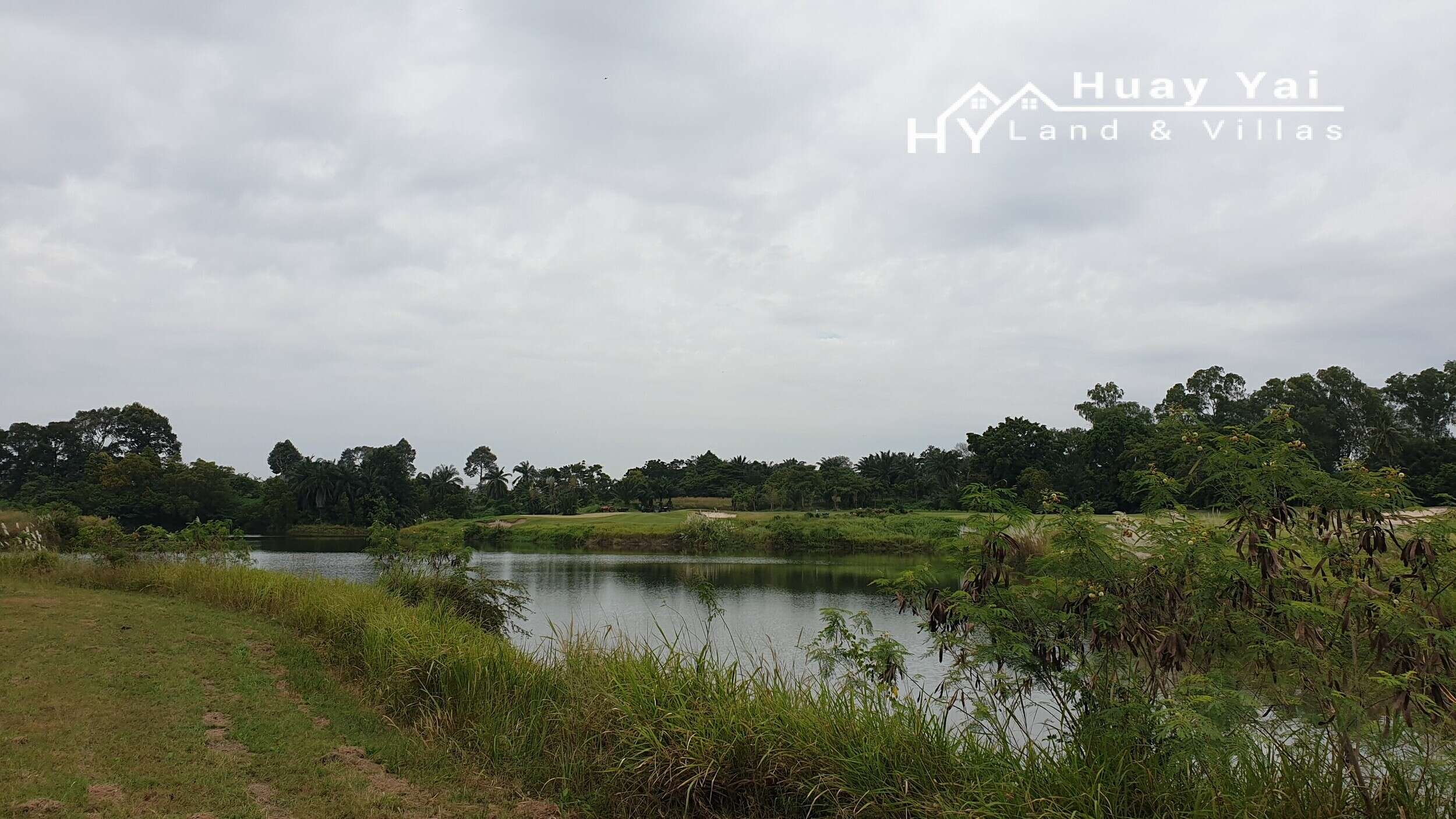 E13    Lakeside Premium Building plot within Phoenix Golf Course