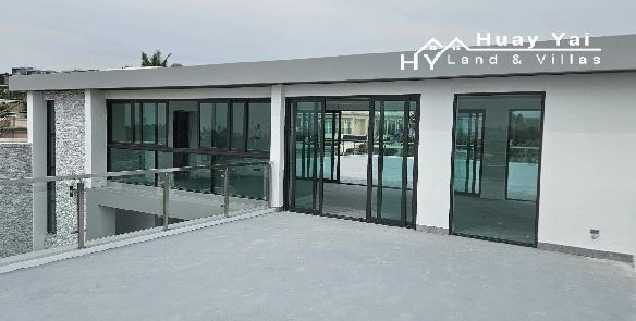 #3340  New luxury pool villa. Pattaya