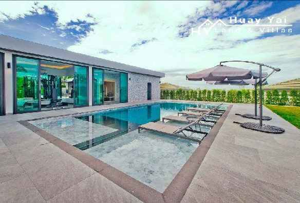 #3340  New luxury pool villa. Pattaya