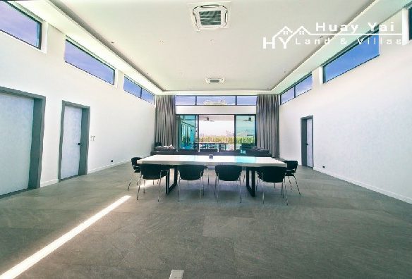 #3340  New luxury pool villa. Pattaya