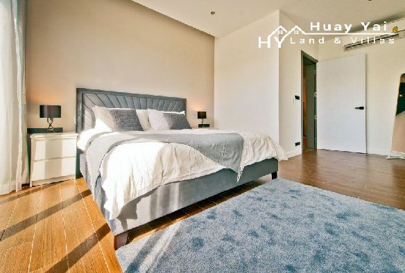 #3340  New luxury pool villa. Pattaya