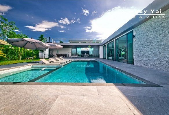 #3340  New luxury pool villa. Pattaya