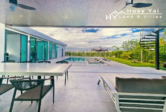 #3340  New luxury pool villa. Pattaya