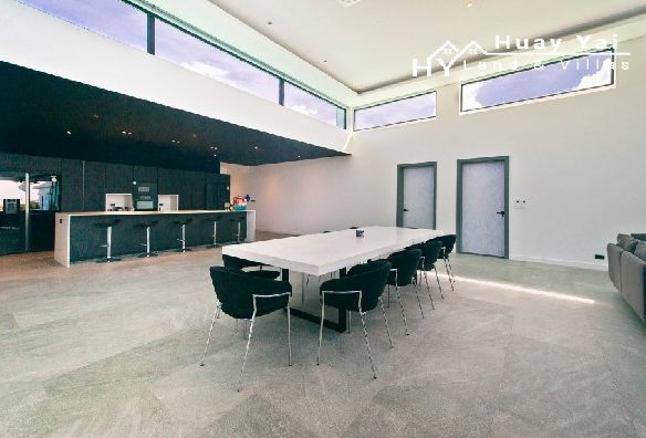 #3340  New luxury pool villa. Pattaya
