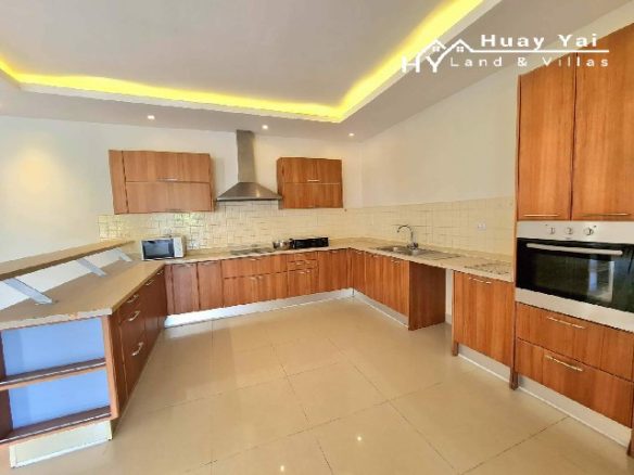 #3352    Spacious Lakeside Pool House in large plot in private estate