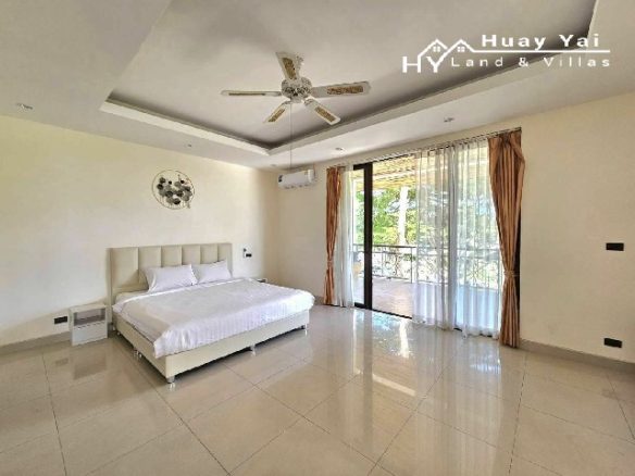 #3352    Spacious Lakeside Pool House in large plot in private estate