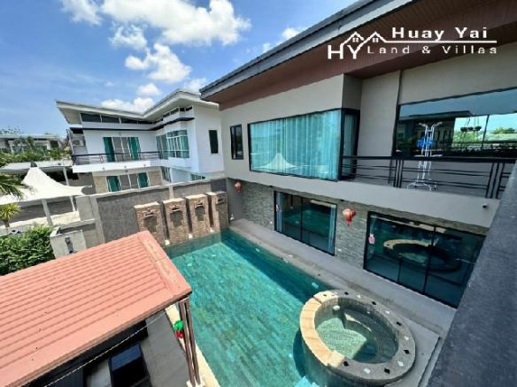 #3383  Large modern house in gated compound