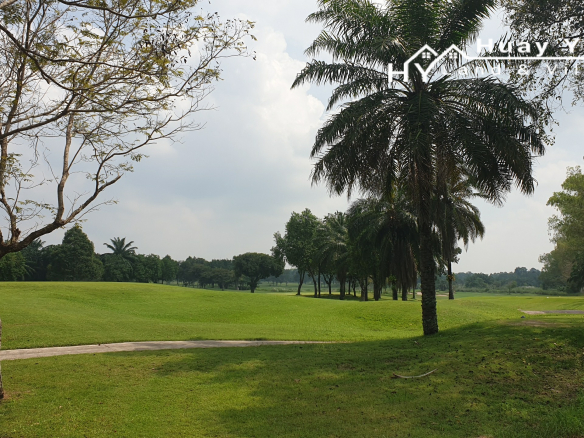 #*** Premium Lake Side Building Plot in a beautiful location within the golf course
