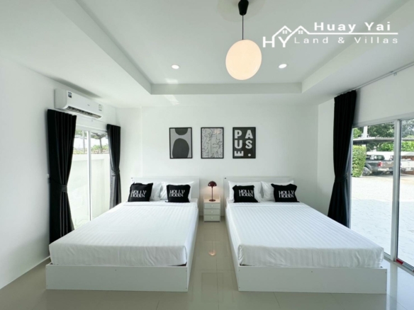 #3415 Ideal refurbished AirBnB house adjoining a lake & fitness park or work from home with office