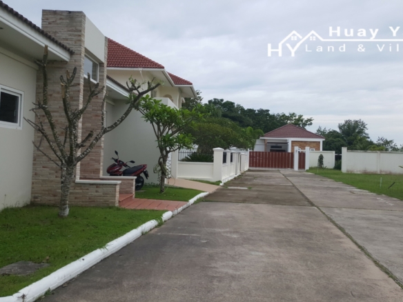 #1561 Single plot in gated village. Possible to buy part of