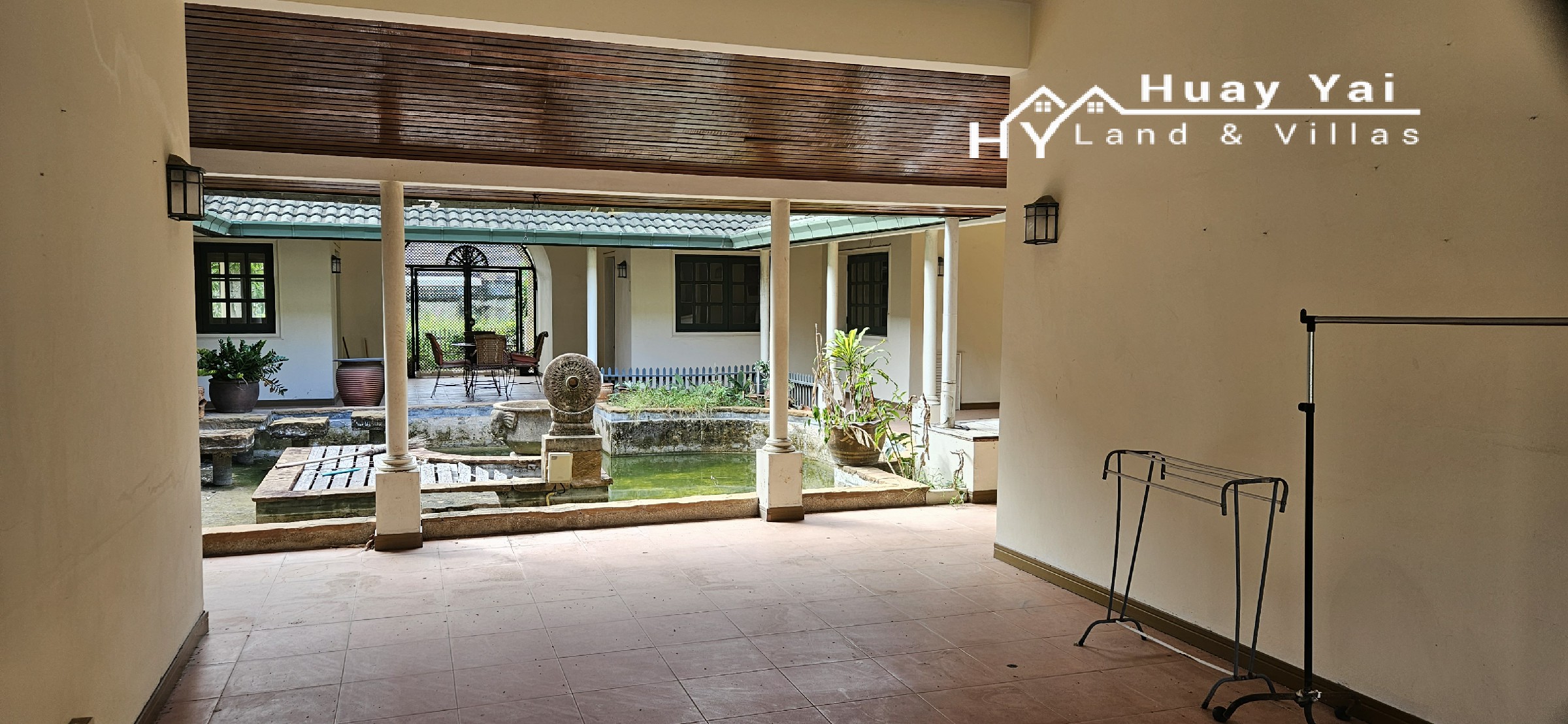 #3412  Almost 3rai on Soi Khao Talo with a large Courtyard House