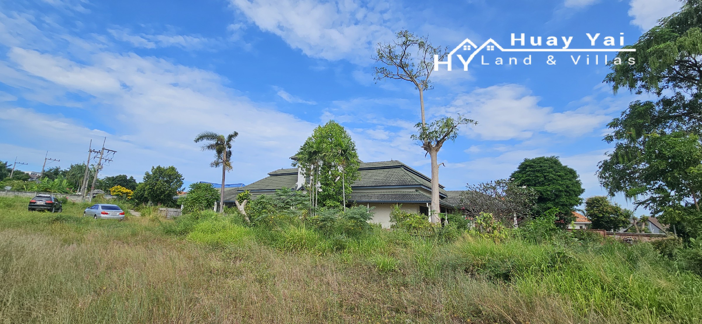 #3412  Almost 3rai on Soi Khao Talo with a large Courtyard House