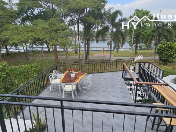 #3414 Ideal refurbished AirBnB house adjoining a lake & fitness park