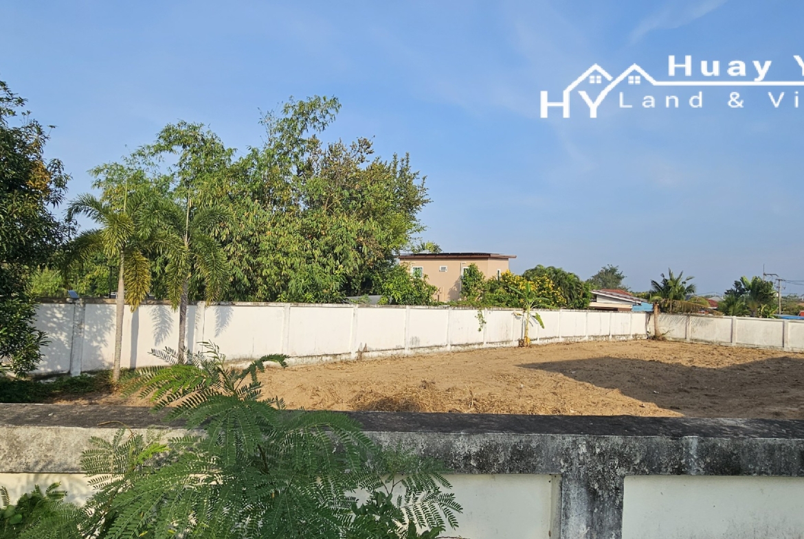 #1561 Single plot in gated village. Possible to buy part of