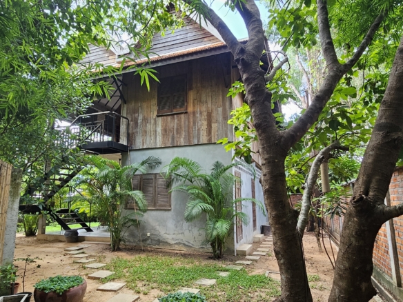 #3413    2 High Rating BnB houses forming Guest House / Owners House