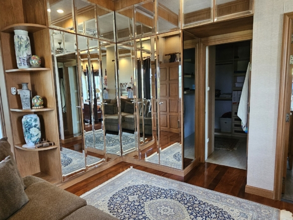 #3418   Large Pool House beside the fairway at Phoenix Golf Course