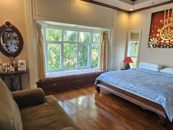 #3418   Large Pool House beside the fairway at Phoenix Golf Course