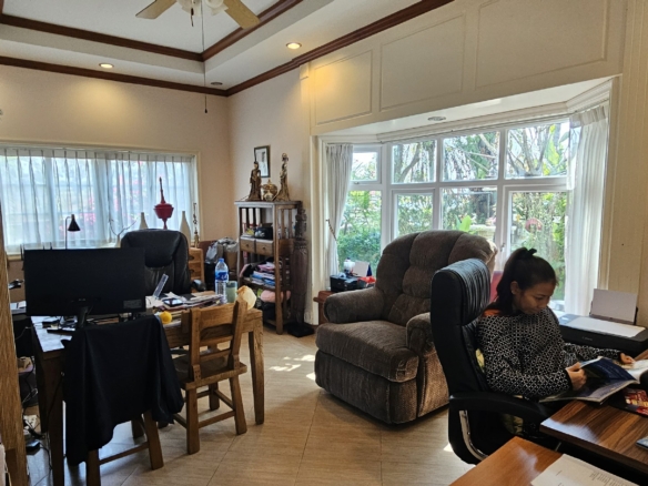 #3418   Large Pool House beside the fairway at Phoenix Golf Course