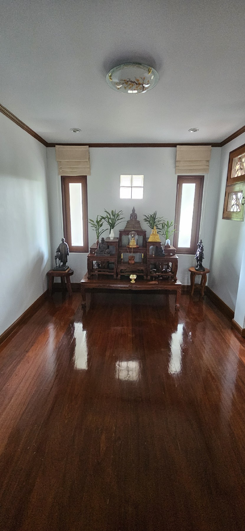 #3423   Older house in 1 rai beside the fairway at Phoenix Golf