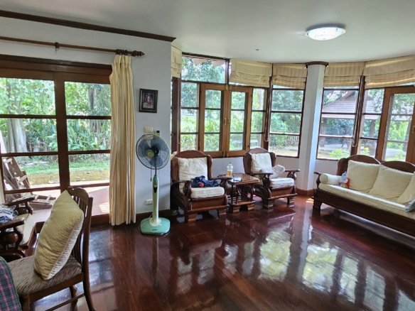 #3423   Older house in 1 rai beside the fairway at Phoenix Golf