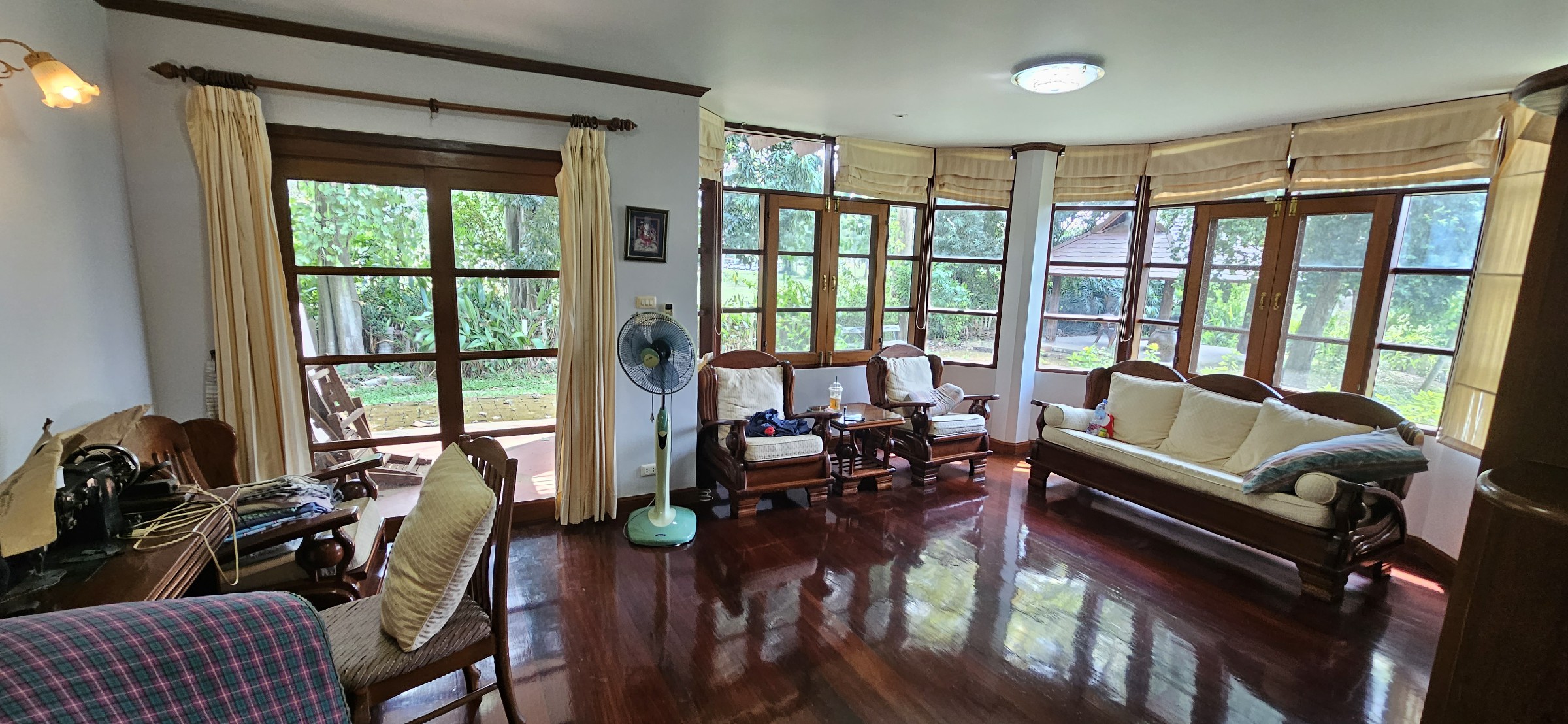 #3423   Older house in 1 rai beside the fairway at Phoenix Golf